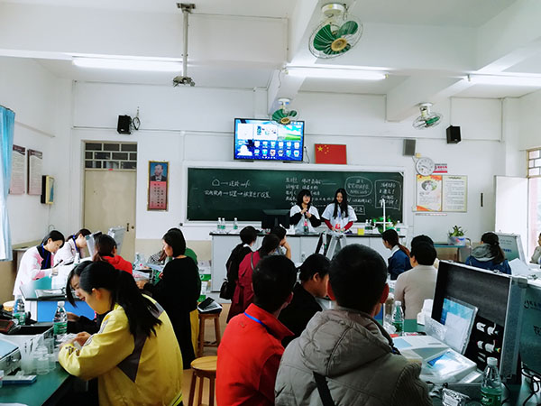 南海區(qū)食品藥品監(jiān)督局獅山分局食用農產品快檢設備捐贈儀式在獅山舉